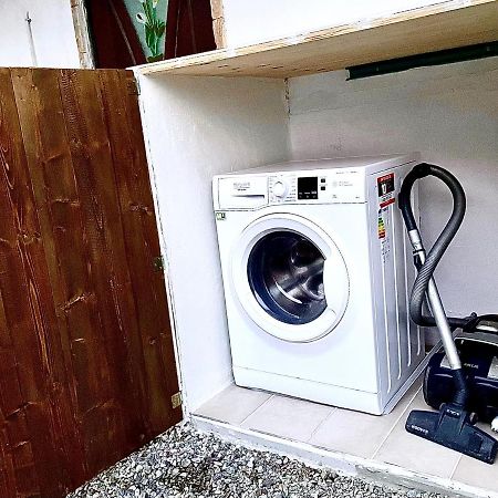 Monolocale Deluxe A 2,7 Km Dal Mare Per 2 Persone Apartment Siderno Luaran gambar