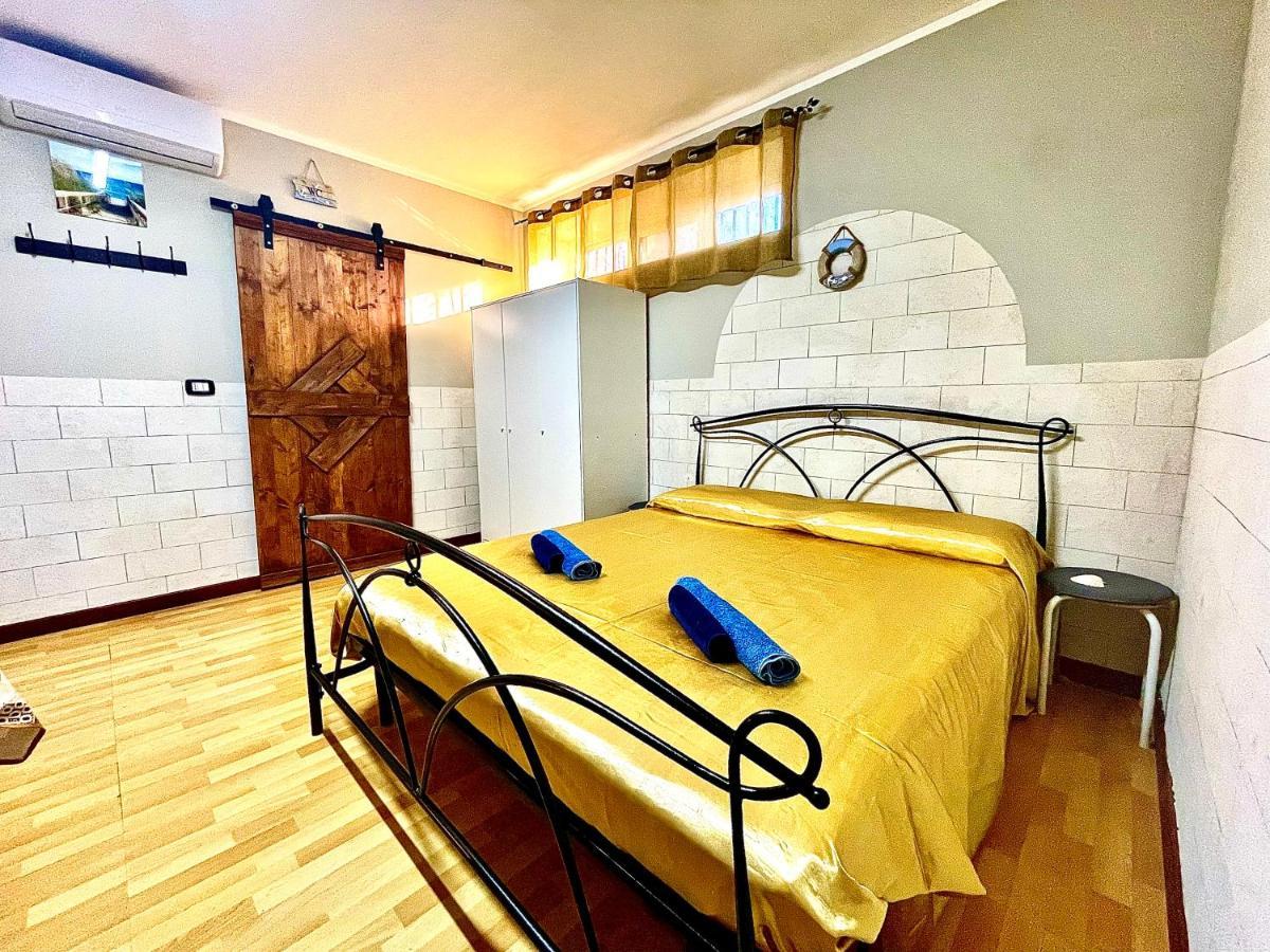 Monolocale Deluxe A 2,7 Km Dal Mare Per 2 Persone Apartment Siderno Luaran gambar
