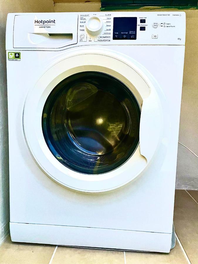 Monolocale Deluxe A 2,7 Km Dal Mare Per 2 Persone Apartment Siderno Luaran gambar